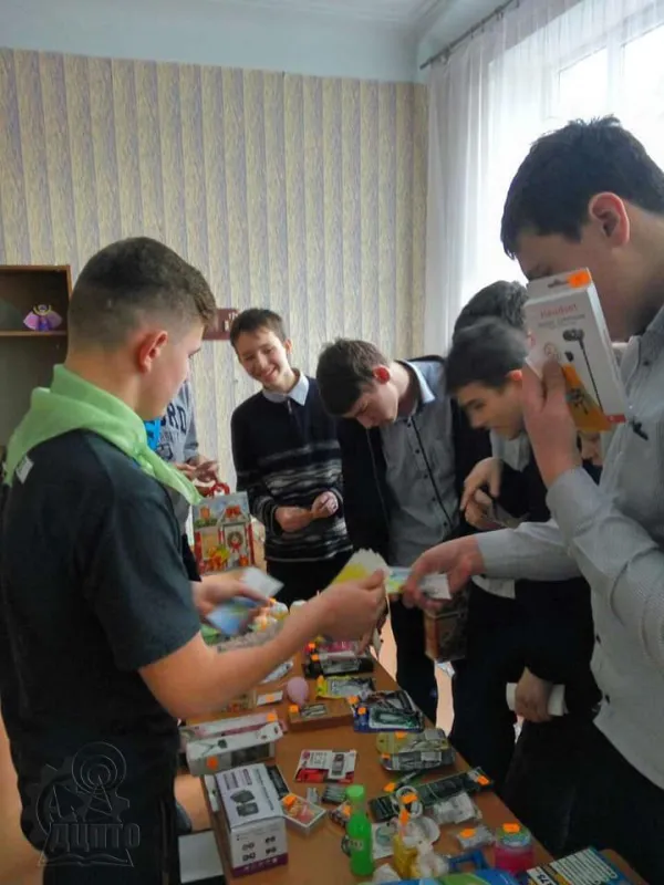 Я допомагаю дітям