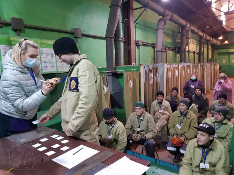 В Дніпровському центрі професійно-технічної освіти на відділенні машинобудування стартував конкурс професійної майстерності