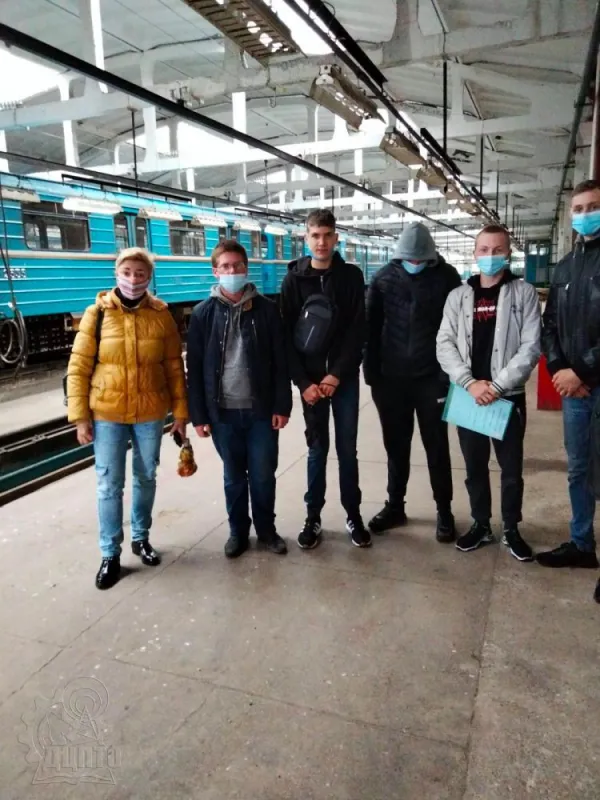 Молодь ДЦПТО відвідала з екскурсією Дніпровський метрополітен