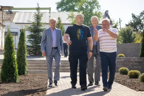 Відкрити зображення до новини: Навчально-практичний центр «Сучасні зварювальні технології», День підприємця України та соціальний діалог за круглим столом  у ДЦПТО