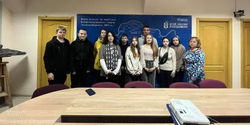 Відкрити зображення до новини: Екскурсія до музею спротиву голодомору