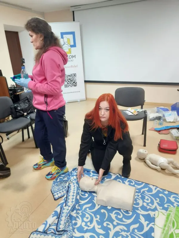 Педагог має вміти надати домедичну допомогу