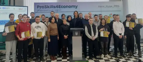 Відкрити зображення до новини: Проєкт ENEFEDU 2.0 у ДЦПТО – вручення сертифікатів