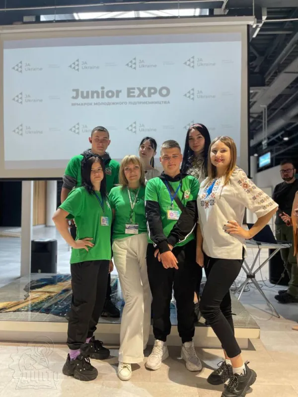 Молодь ДЦПТО на JUNIOR EXPO у Києві