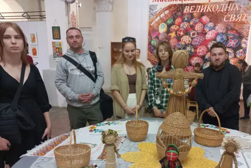 Відкрити зображення до новини: Молодь ДЦПТО у світі краси та традицій!