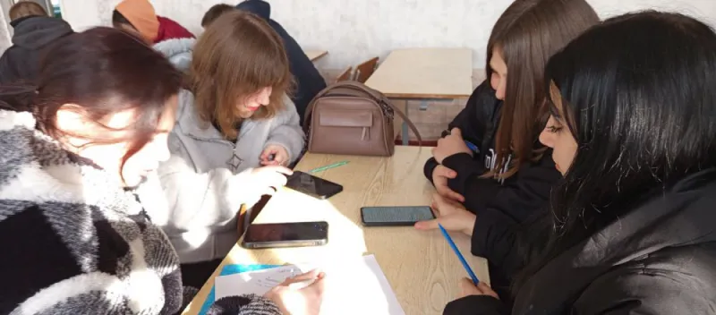 Медіаграмотність без фільтрів: як студенти Царичанського відділення ДПТК вчаться орієнтуватися в інформаційному потоці