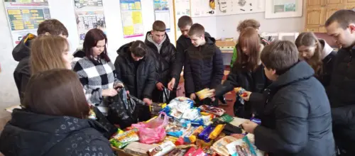 Відкрити зображення до новини: Промінці добра для наших захисників: Миколайська акція у Царичанському відділенні ДПТК
