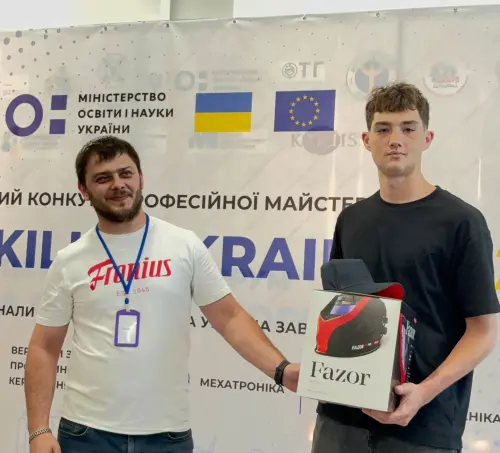 Відкрити зображення до новини: Найкращий зварювальник Дніпропетровщини - студент ДПТК!