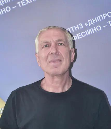 Місяць Юрій, викладач фізвиховання